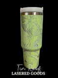Load image into Gallery viewer, Tree Frogs Engraved Tumbler