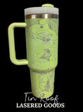 Load image into Gallery viewer, Tree Frogs Engraved Tumbler