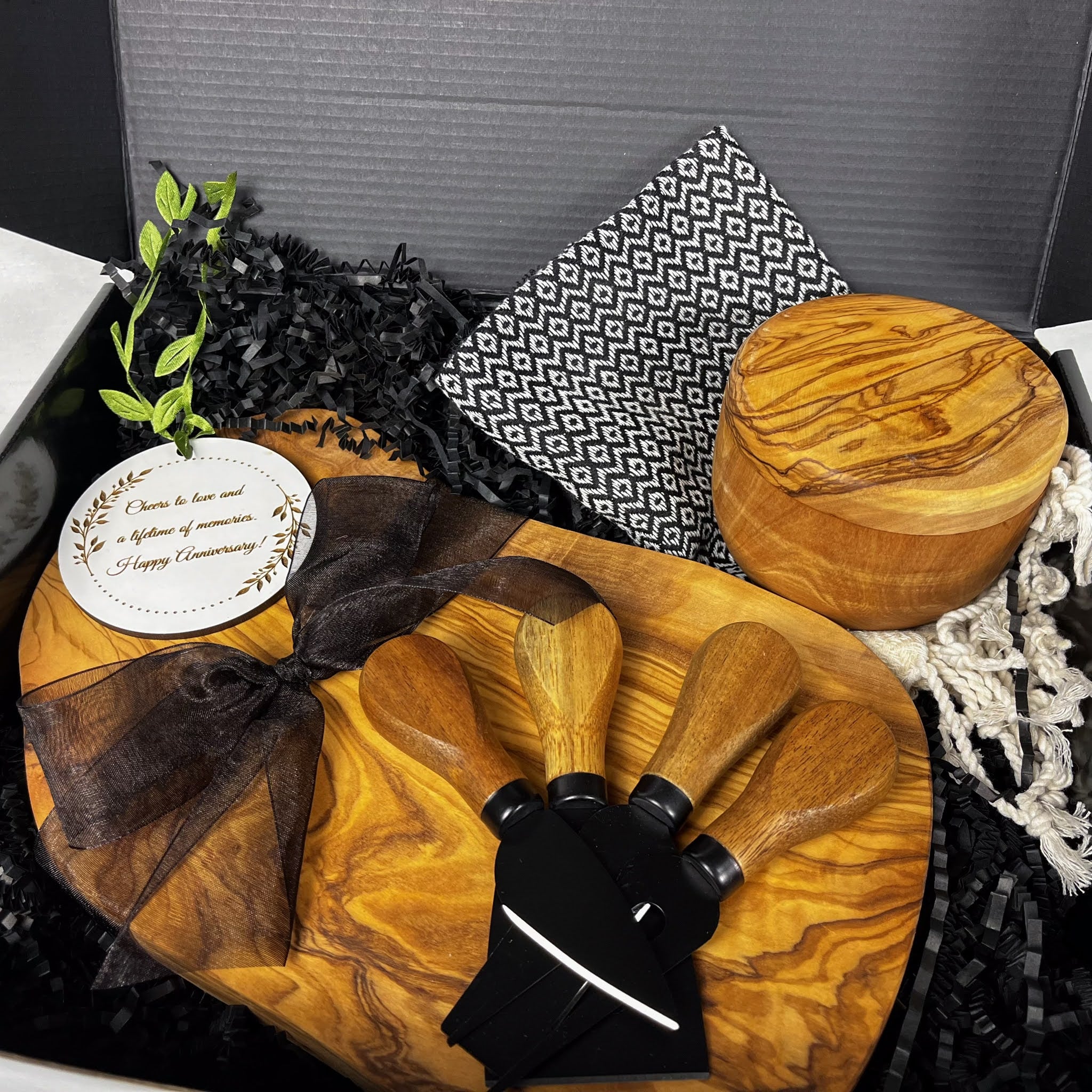 Olive Wood Board, Cheese Knives & Spice Jar Gift Box